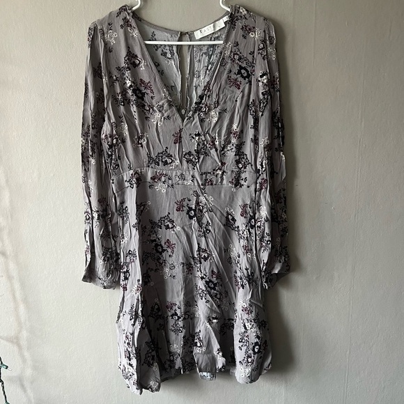 ASTR the Label Grey Floral Long Sleeve Dress Size Large - Picture 1 of 10
